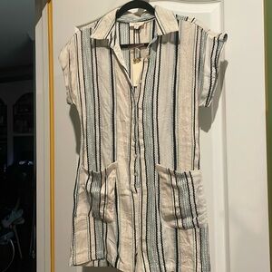 Elan Jumper blue and cream size medium NWT, pit to pit 17 💙🩵